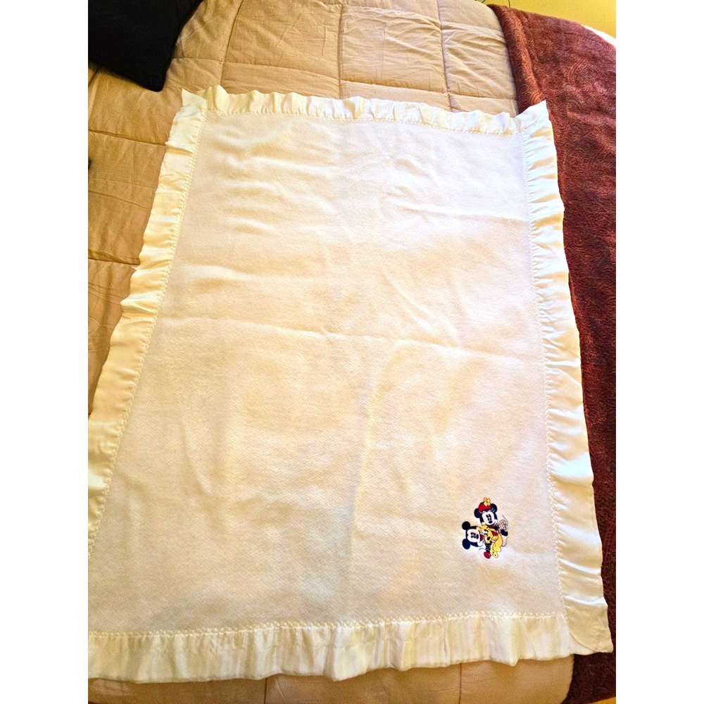 Vtg Disney Crib Blanket White Mickey & Friends Embroidered Satin Trim 30x44